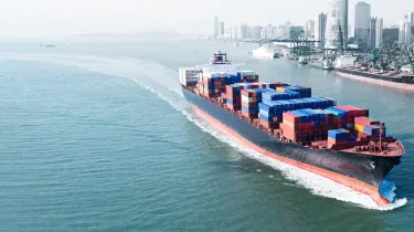 Werde Expert:in für Seeschifffahrt & Logistik